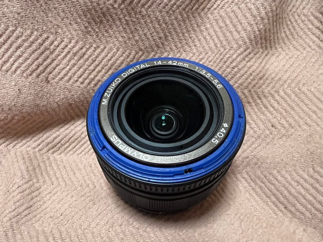OLYMPUS PEN E-P1ミラーレス一眼 14-42mmレンズ付き