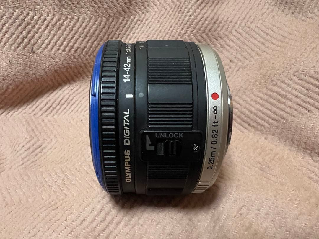 OLYMPUS PEN E-P1ミラーレス一眼 14-42mmレンズ付き