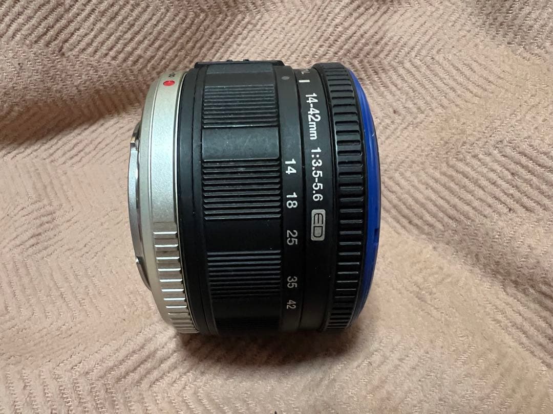 OLYMPUS PEN E-P1ミラーレス一眼 14-42mmレンズ付き