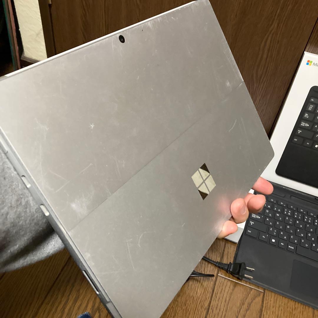 Microsoft Surface 8 Pro 本体
