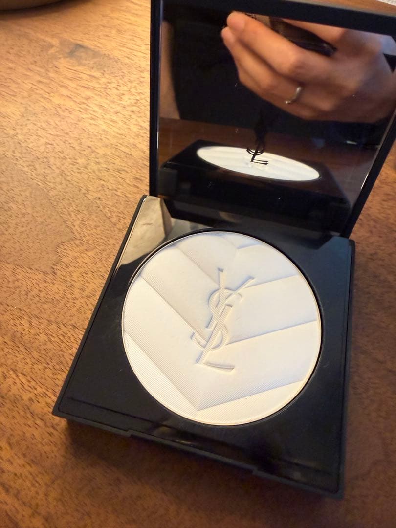 YSL オールアワーズ　ハイパー　プレストパウダー