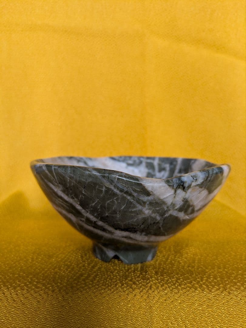 抹茶茶碗、石彫茶碗、緑色片岩茶碗、石器、倉田辰彦作、日本製