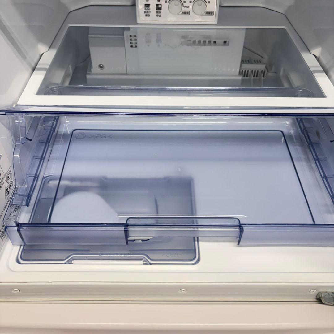 826 1〜2人暮らしの方オススメ！大型冷蔵庫　小型　自動製氷　右開き　3ドア