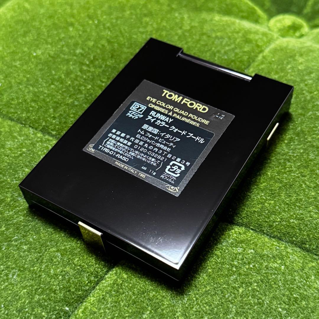 TOMFORD BEAUTY アイカラークォードプードル 27イブニングアタイア