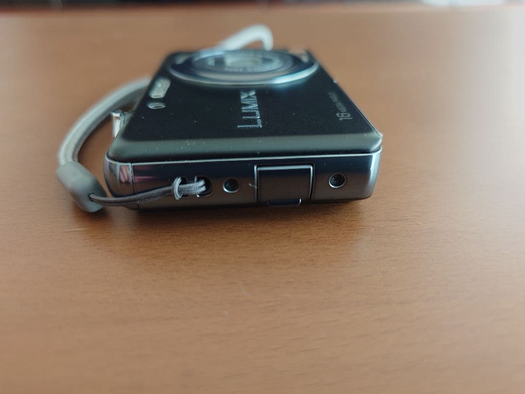 美品【動作確認済】Panasonic パナソニック LUMIX DMC-FH7