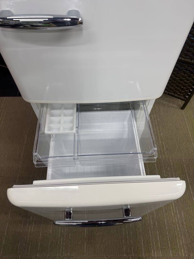 【美品】イーアングル 149L 冷凍冷蔵庫　ANG-RE151-A1