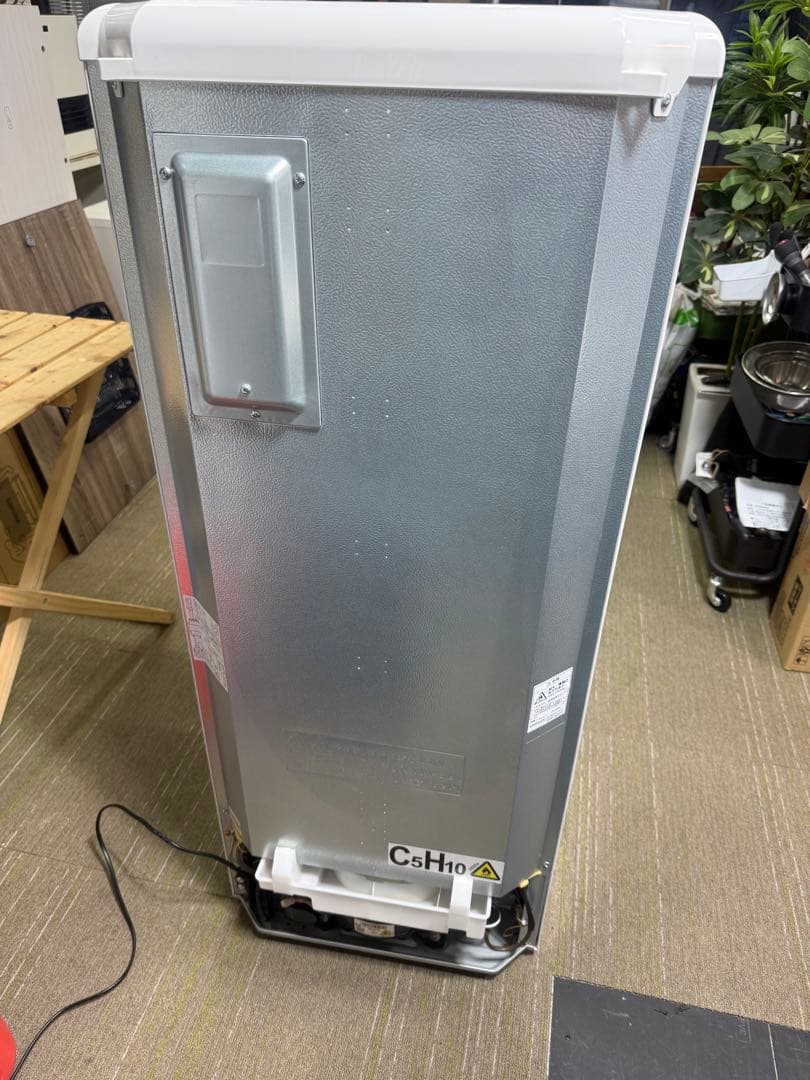【美品】イーアングル 149L 冷凍冷蔵庫　ANG-RE151-A1