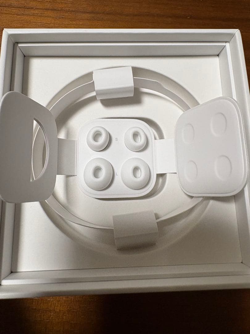 AirPods Pro 第1世代　イヤホン　アップル　ノイズキャンセリング　箱付