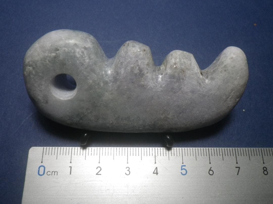 勾玉 翡翠　古代 　２５０６２９－１