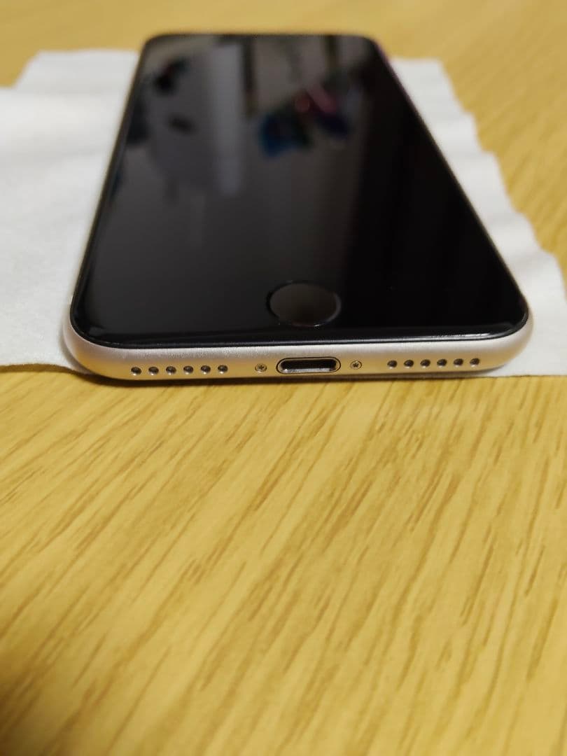 iPhoneSE (第3世代) 64GB スターライト SIMフリー【本体のみ】