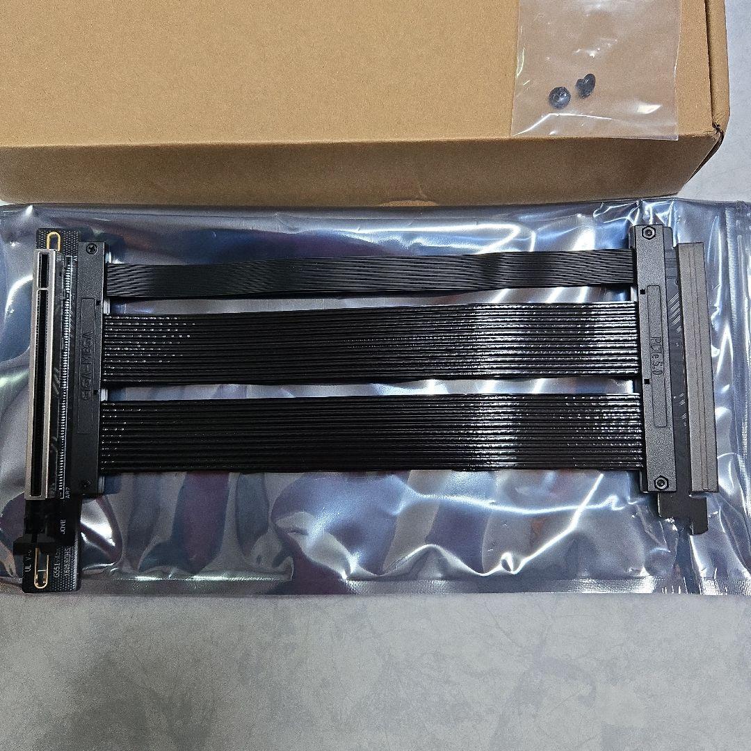 【未使用品】GIGA-MEGA PCIe5.0 ライザーケーブル 20cm