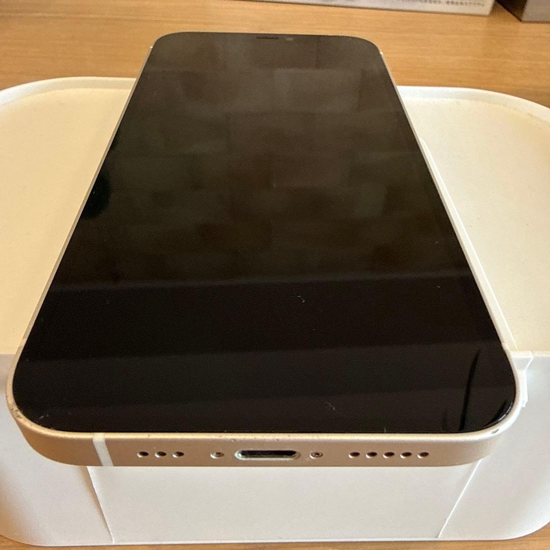 iPhone12(256GB)ホワイト中古美品