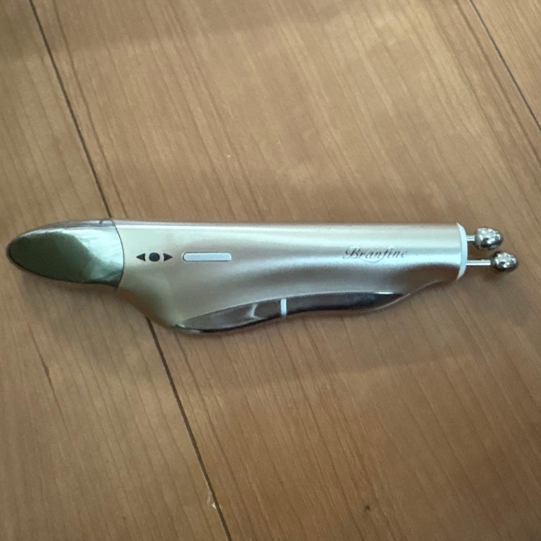 EMS美顔器　ブランフィーネスーパートリプルブースター