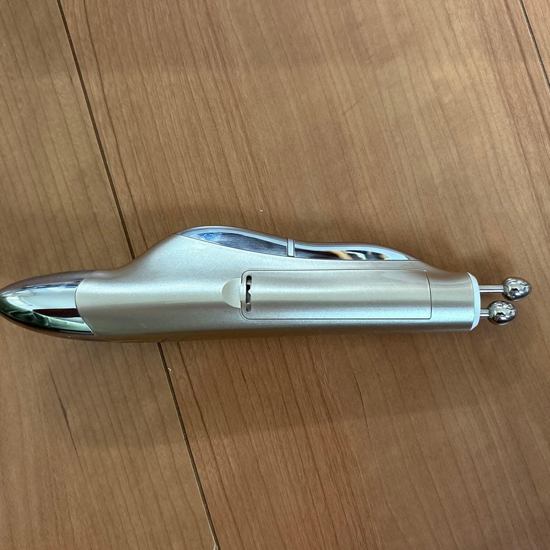 EMS美顔器　ブランフィーネスーパートリプルブースター