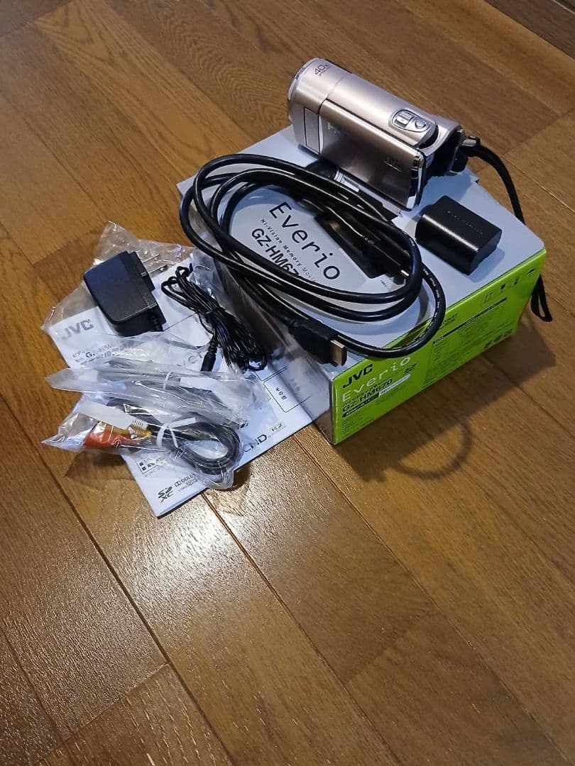 【中古品】ビクター デジタルビデオカメラ GZ-HM670 ピンクゴールド
