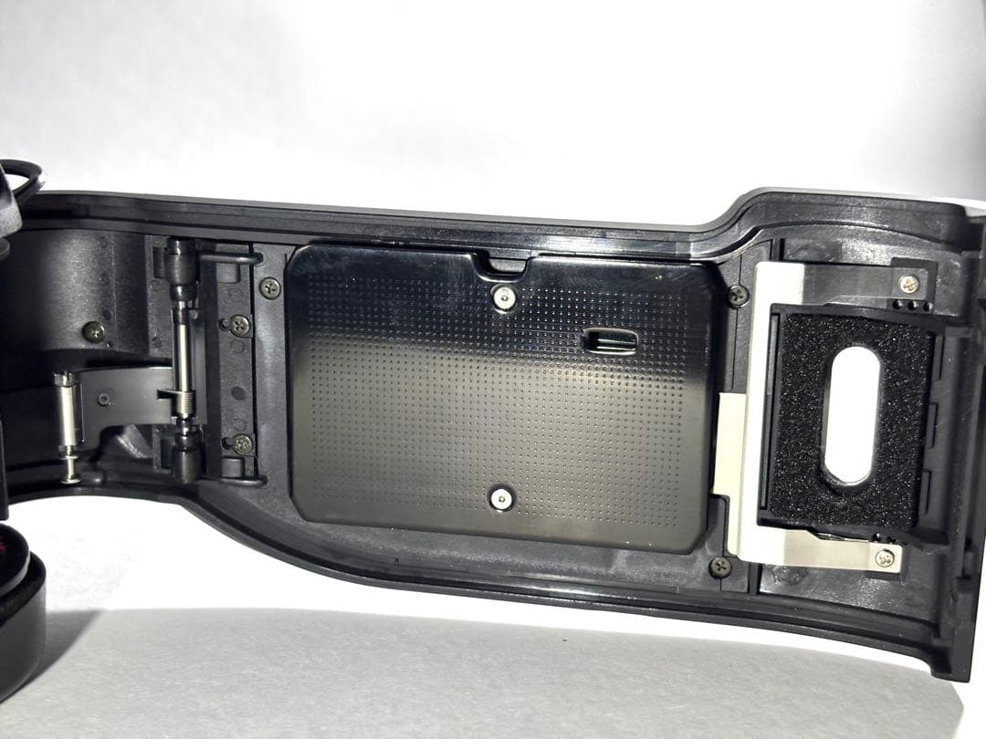 完動品　ニコン　F80 （ボディ）