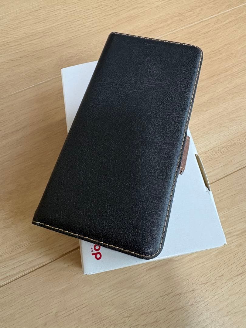 docomo アローズF41b 箱　説明書　カバー付き