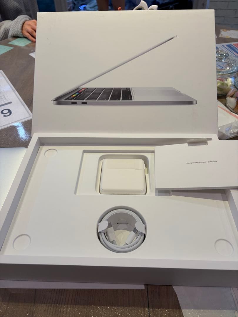 MacBook Pro 13インチ 2020 intel シルバー