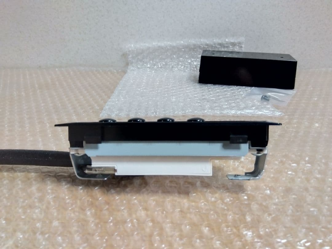 富士工業製 レンジフードスイッチ 2速用 弱 強 と スイッチカバーです