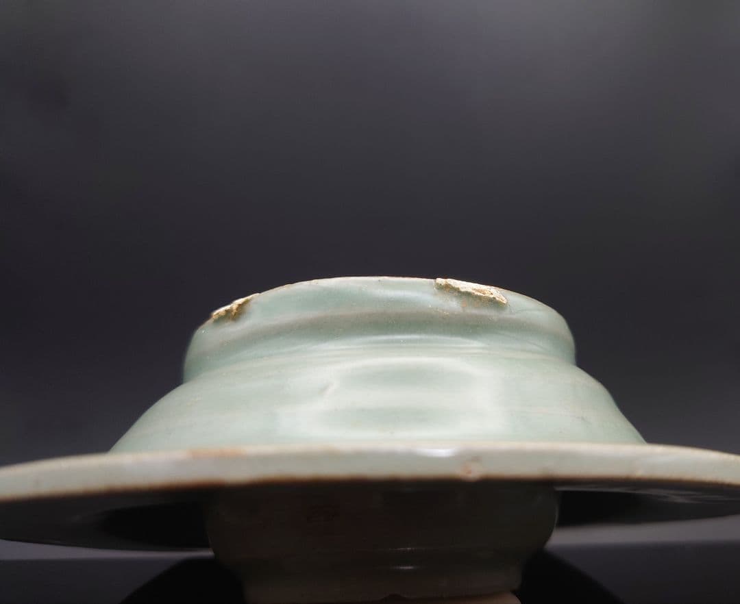 高麗青磁盃台