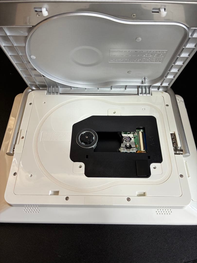 TOSHIBA ポータブルブルーレイプレーヤー SD-BP1000WP
