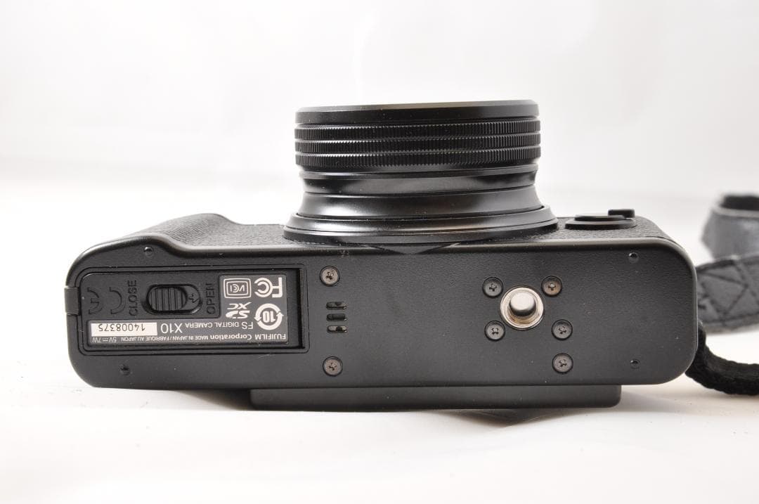 ■ 美品 ■ フジフィルム　FUJIFILM FINEPIX X10