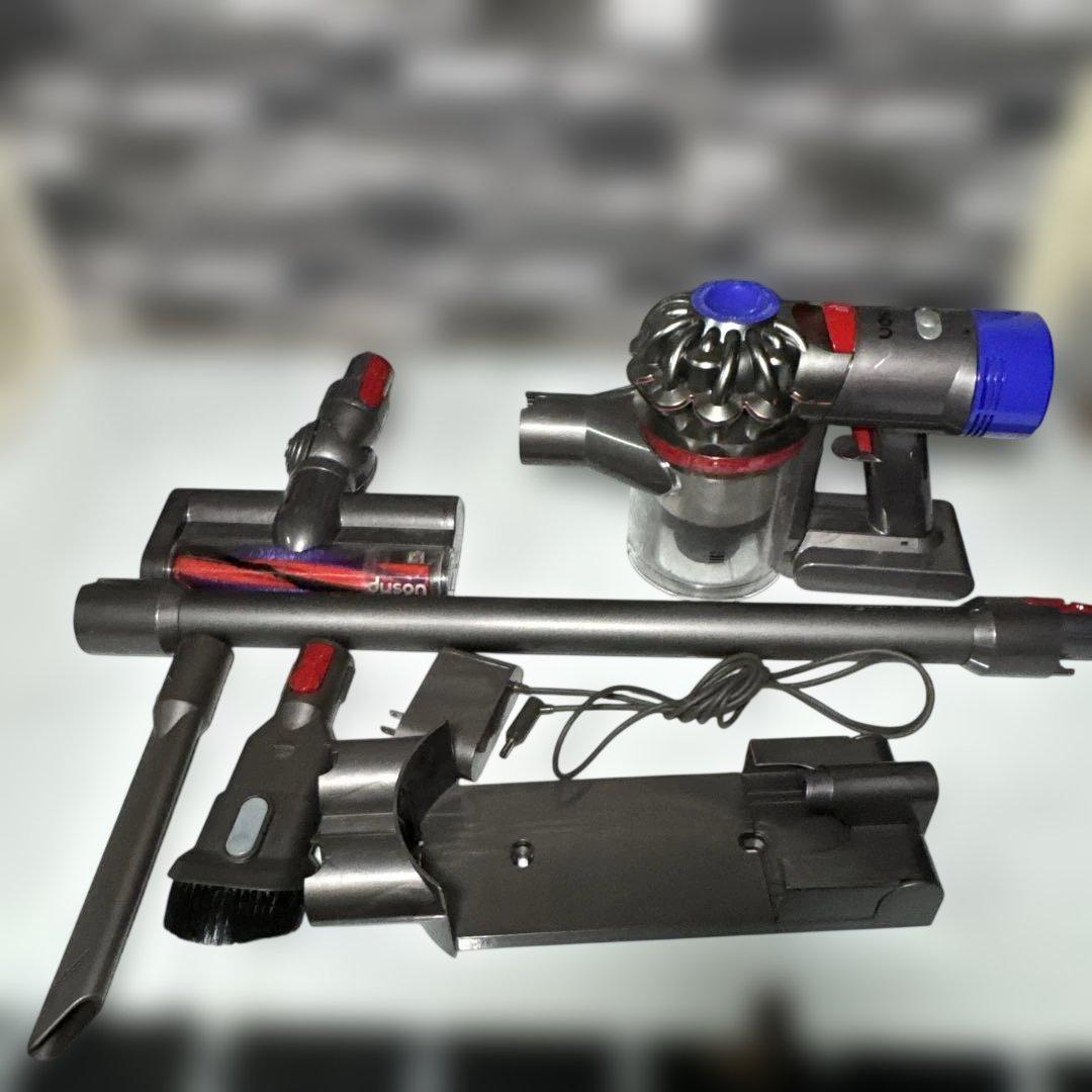 Dyson V7 Slim 動作確認済 簡易清掃済 付属品一式！ 【A-126】