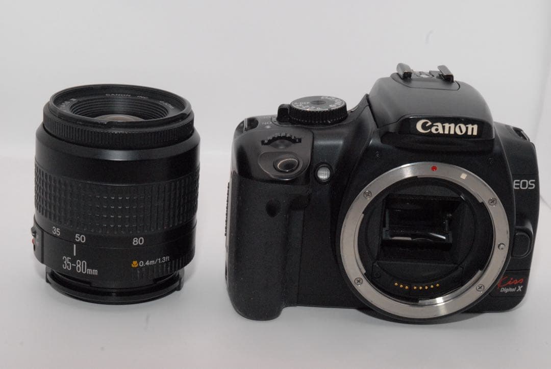初めての一眼レフに Canon Kiss Digital X レンズセット