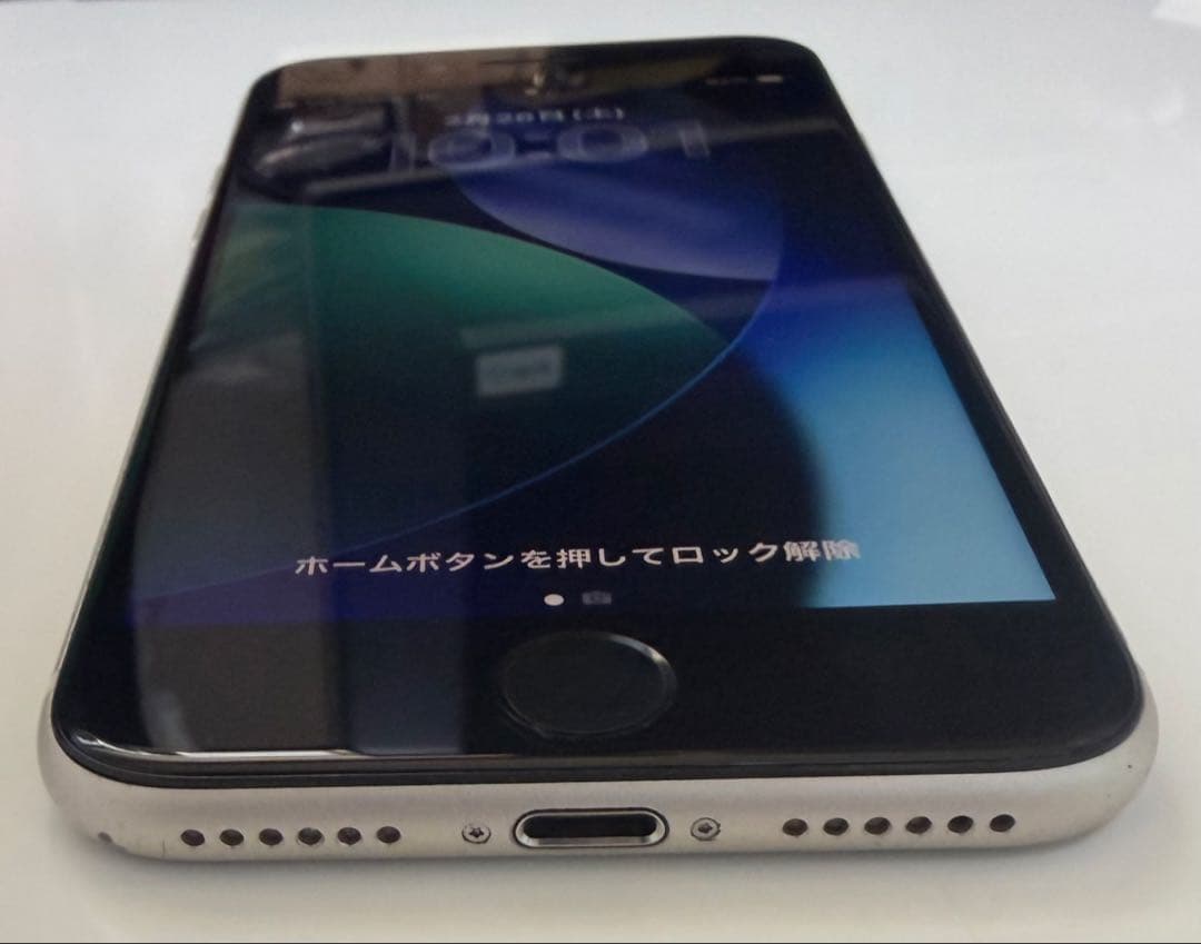 iPhone SE 第3世代 128GB スターライト バッテリー85%