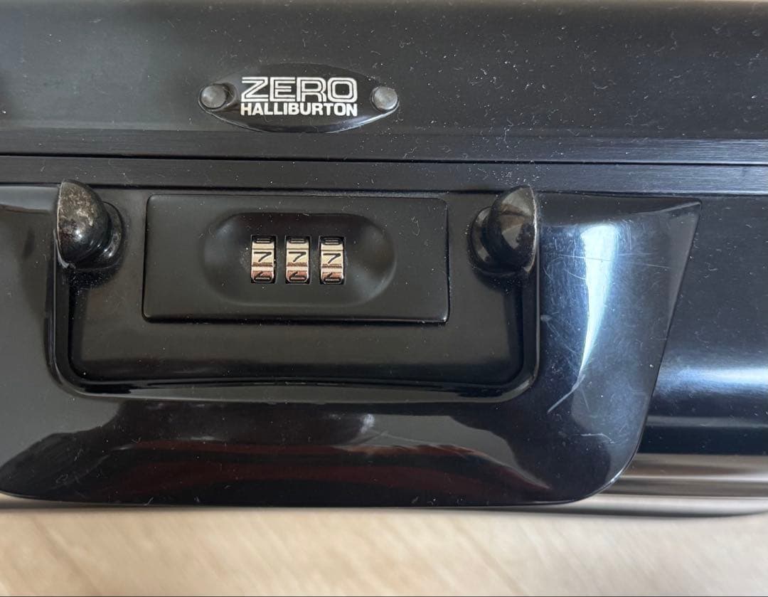 ZERO HALLIBURTON E4 セキュリティケース ブラック