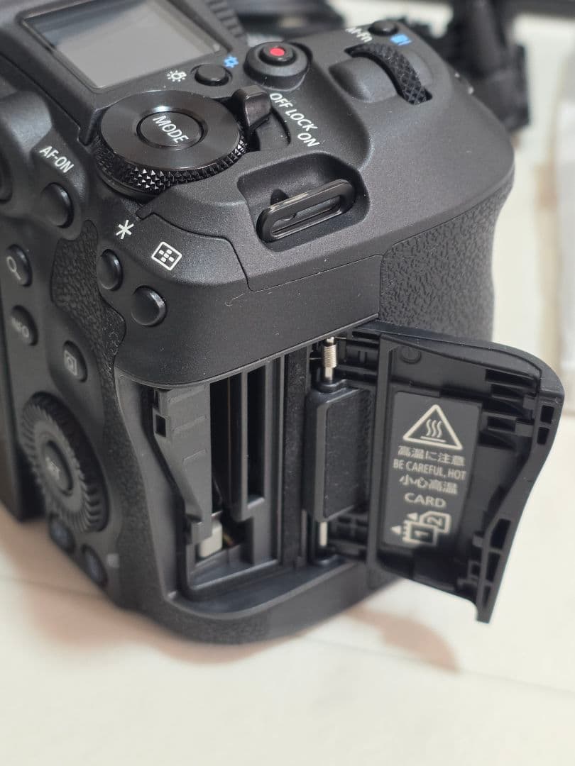 【純正予備バッテリー付き】Canon EOS R5 Mark II 本体と付属品