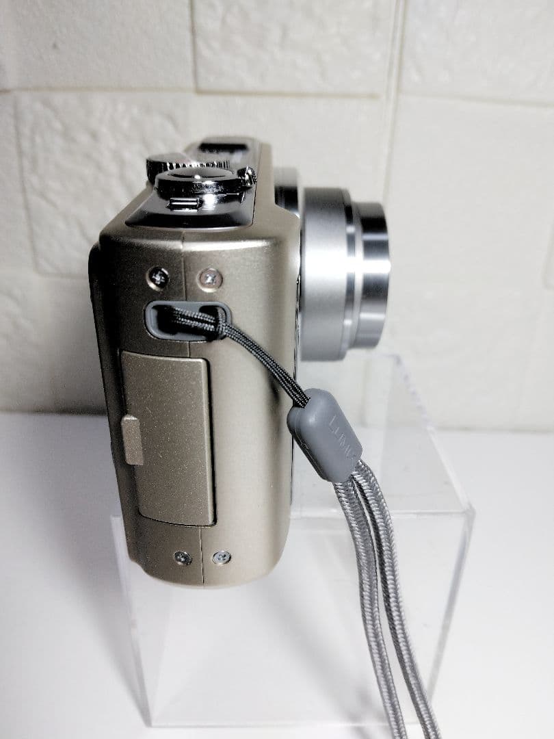 【美品】デジタルカメラ　Panasonic LUMIX DMC-TZ10