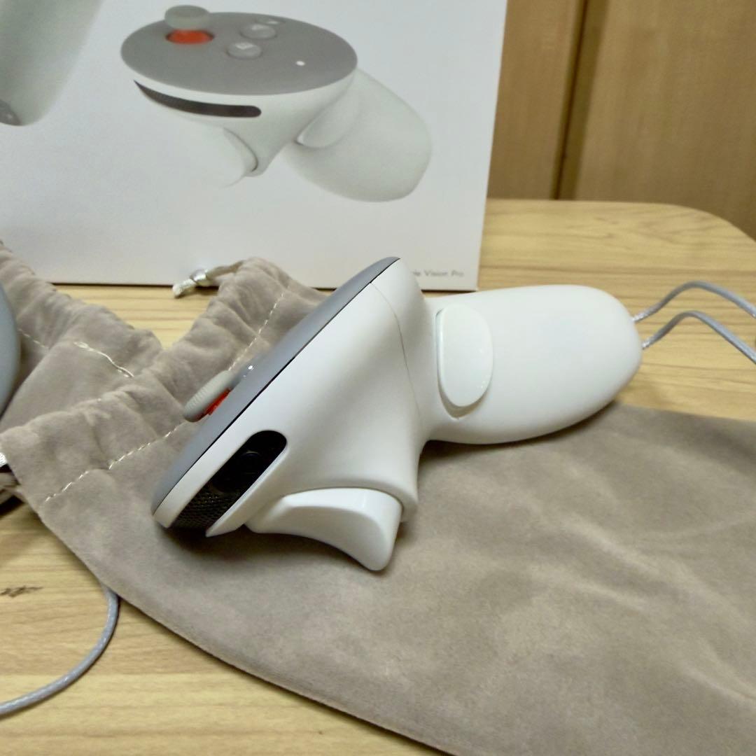 Surreal Touch Apple Vison Pro用 コントローラー