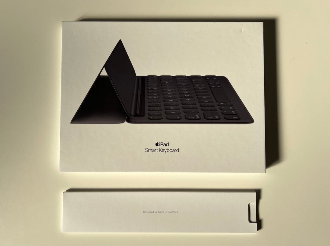 純正 Apple iPad スマートキーボード MPTL2J/A
