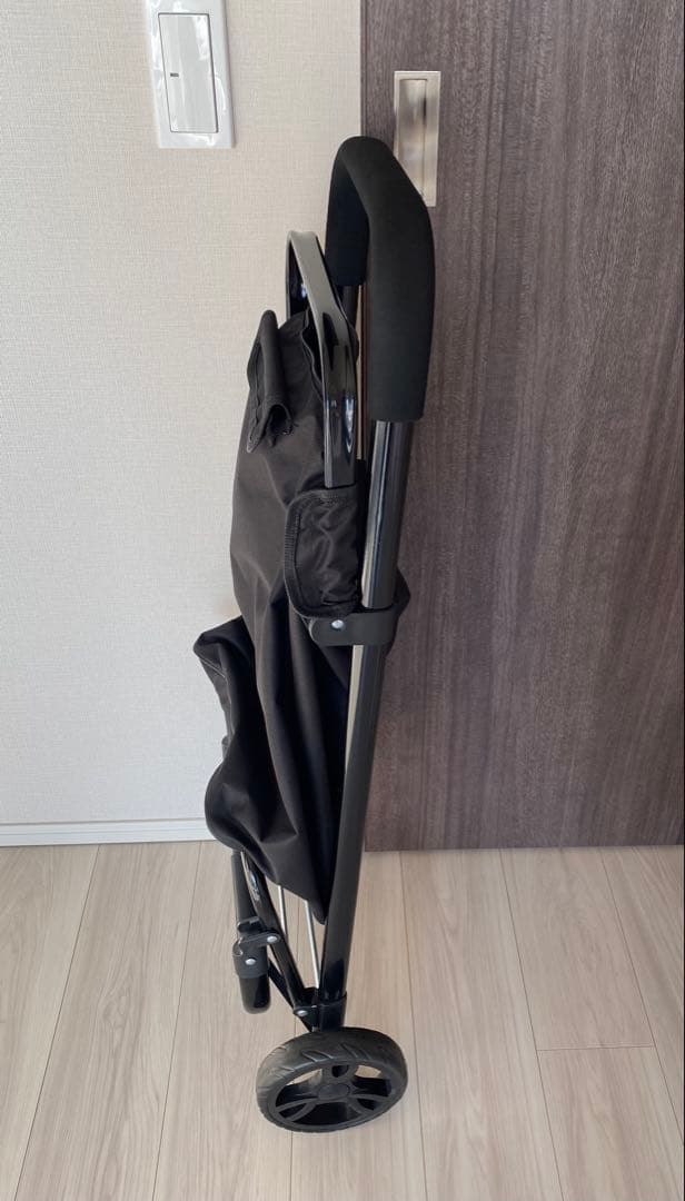 未使用　フランス　モノプリ　買い物カート　黒　折りたたみ可　四輪MONOPRIX