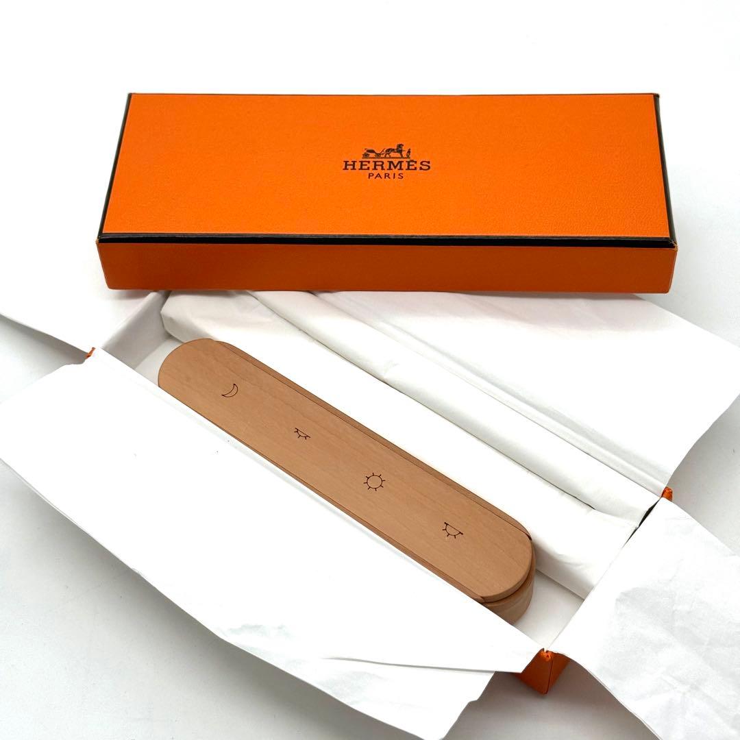 【極美品・希少】HERMES 木製 ピルケース