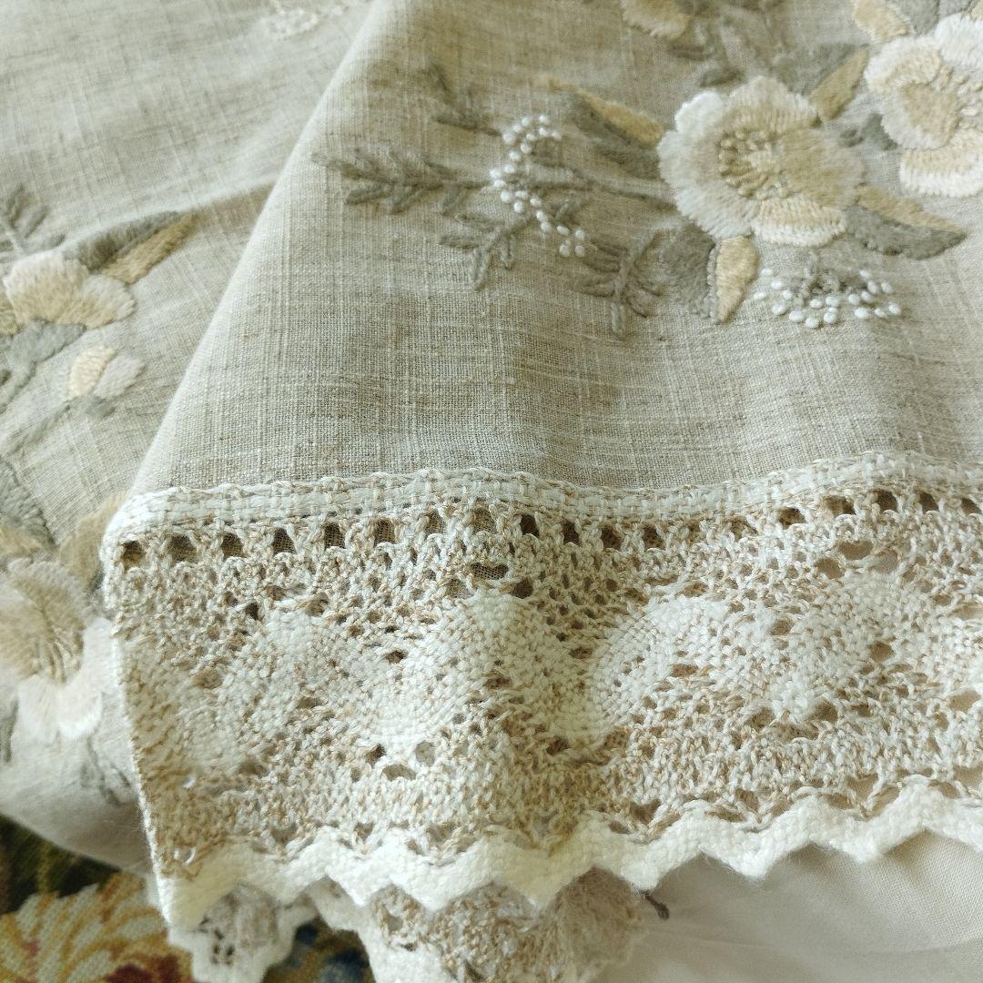 やわらかな色合い フレンチノット刺繍 カロチャ刺繍 混紡リネンクロス