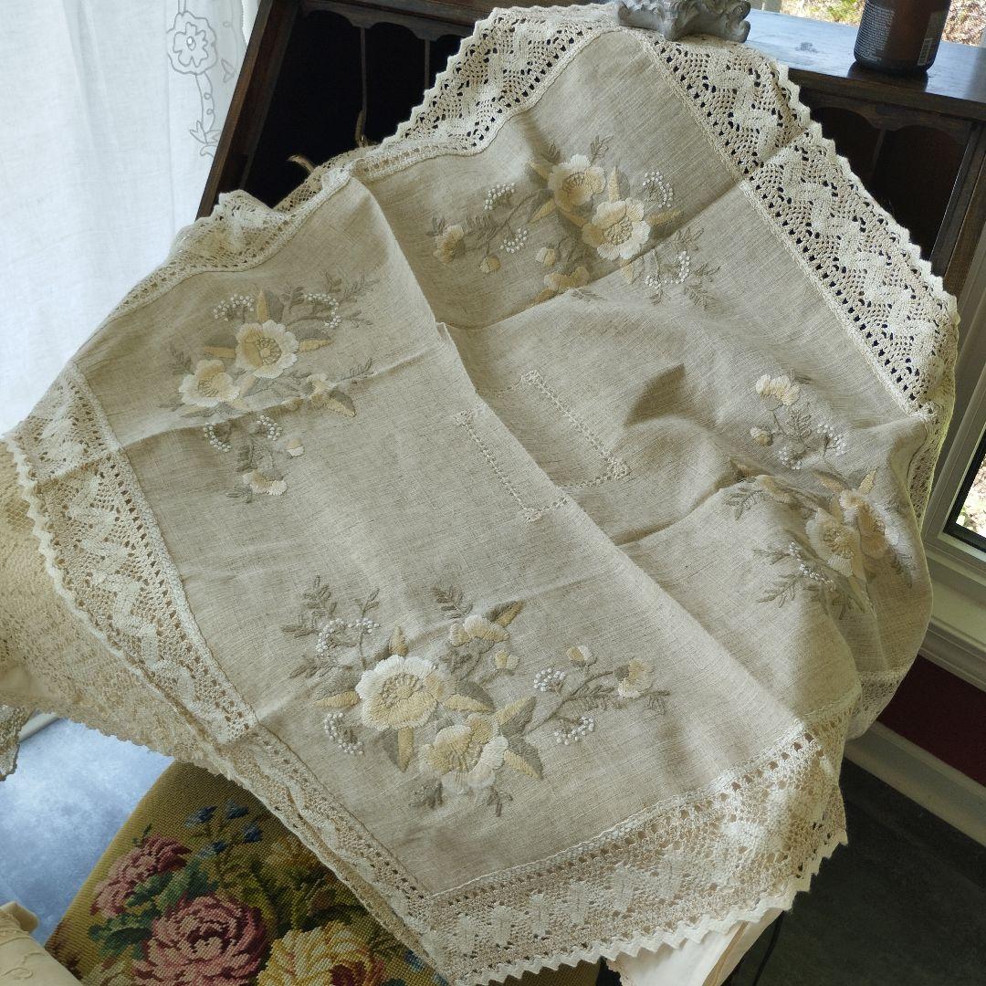 やわらかな色合い フレンチノット刺繍 カロチャ刺繍 混紡リネンクロス