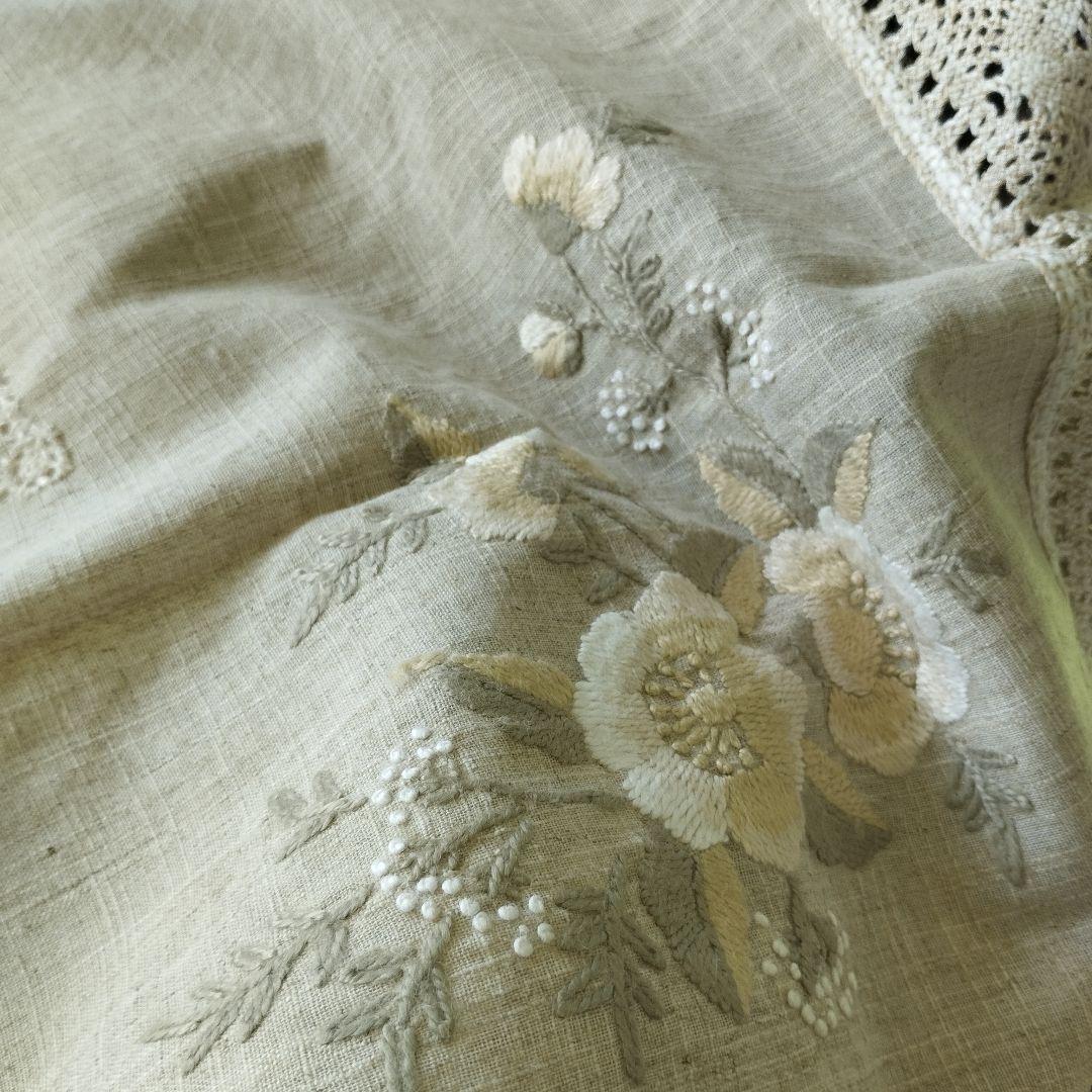 やわらかな色合い フレンチノット刺繍 カロチャ刺繍 混紡リネンクロス