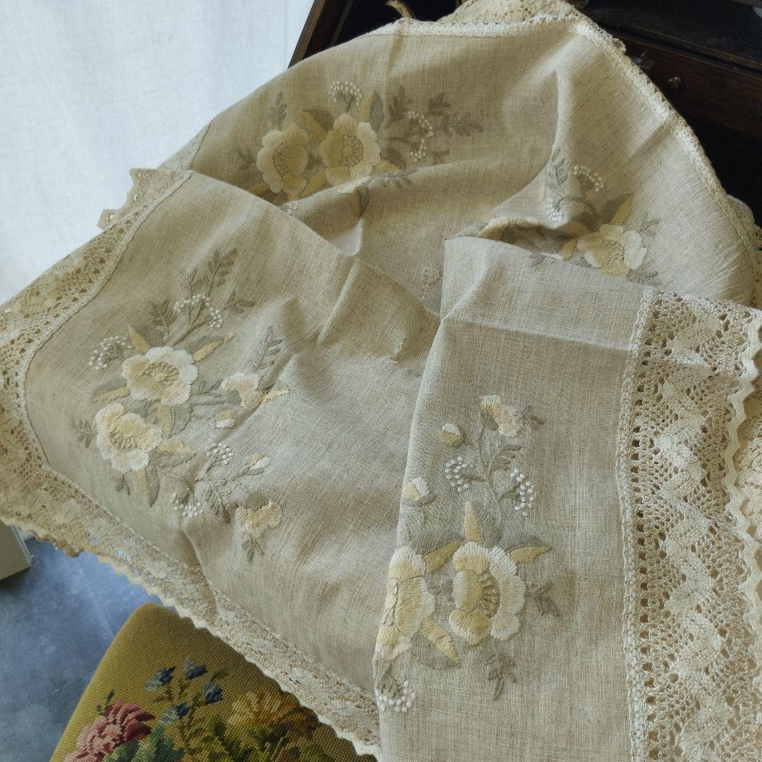 やわらかな色合い フレンチノット刺繍 カロチャ刺繍 混紡リネンクロス