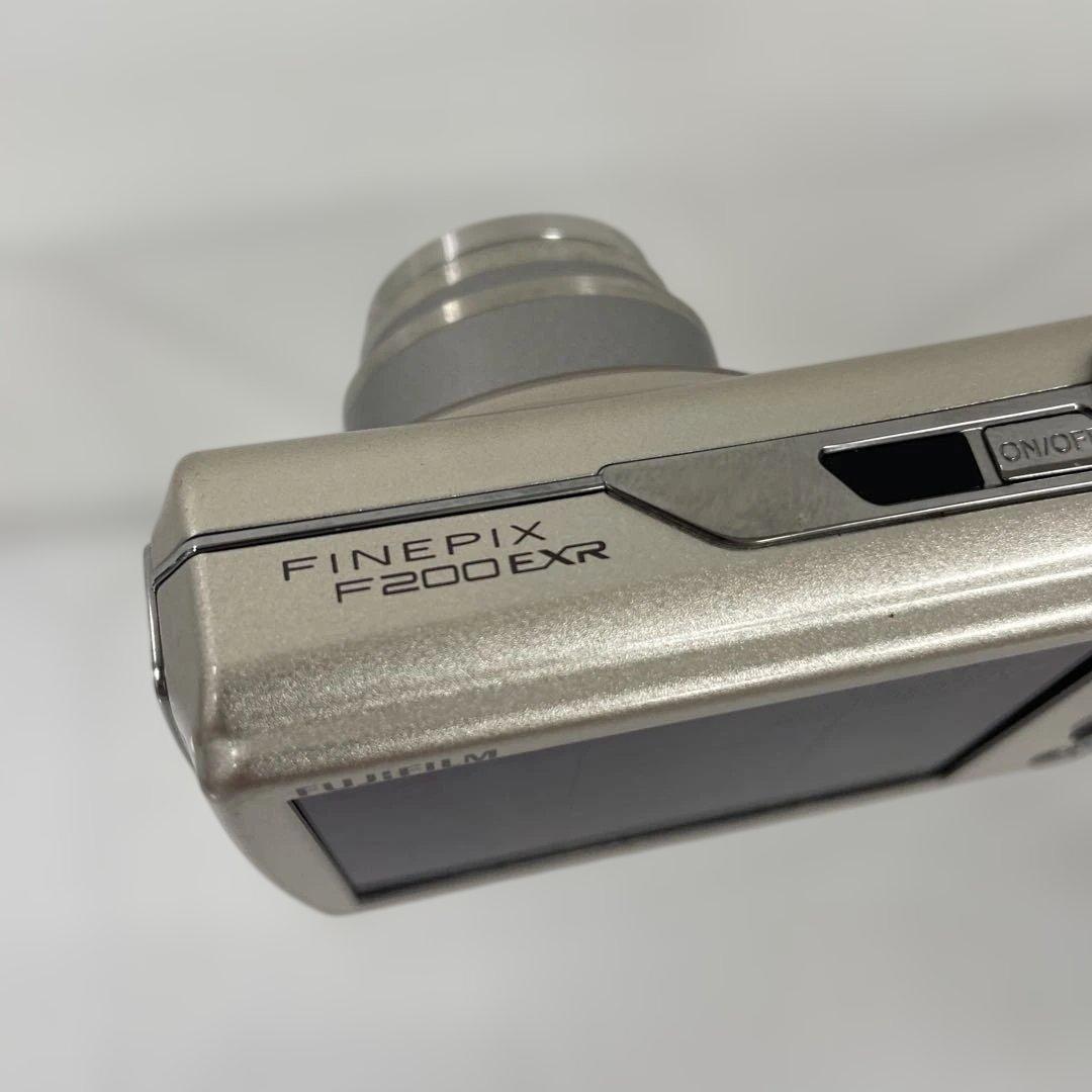 【美品】フジフィルム　FUJIFILM FinePix F200EXR ゴールド