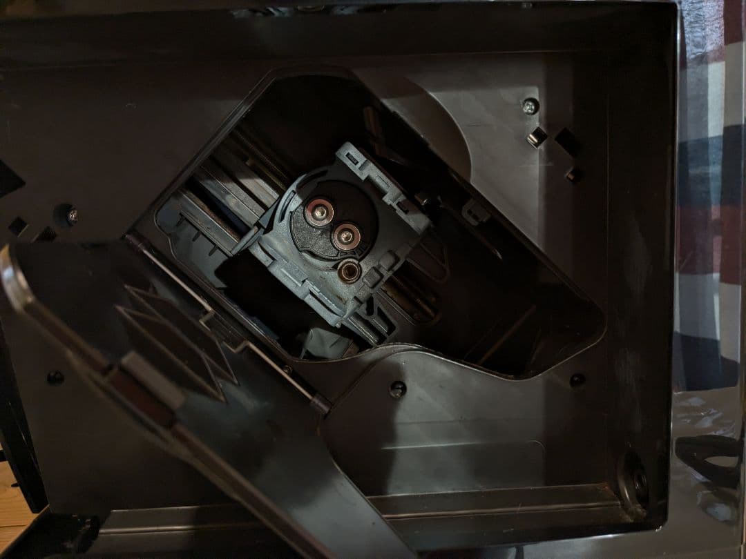 DeLonghi　デロンギ　Sブラック コーヒーメーカー　ECAM22112B