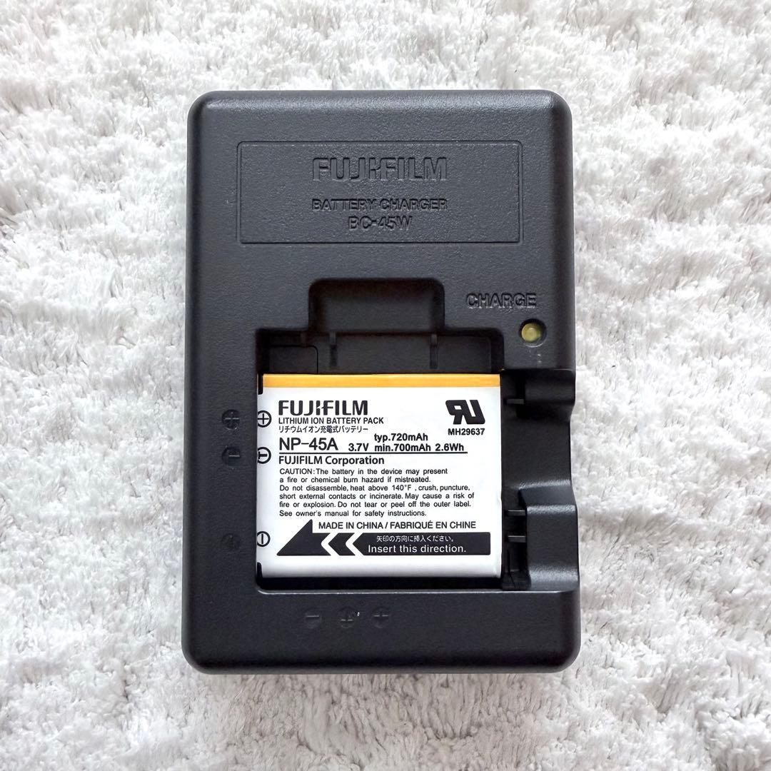 美品【動作確認済】FUJIFILM 富士フイルム FINEPIX Z950EXR