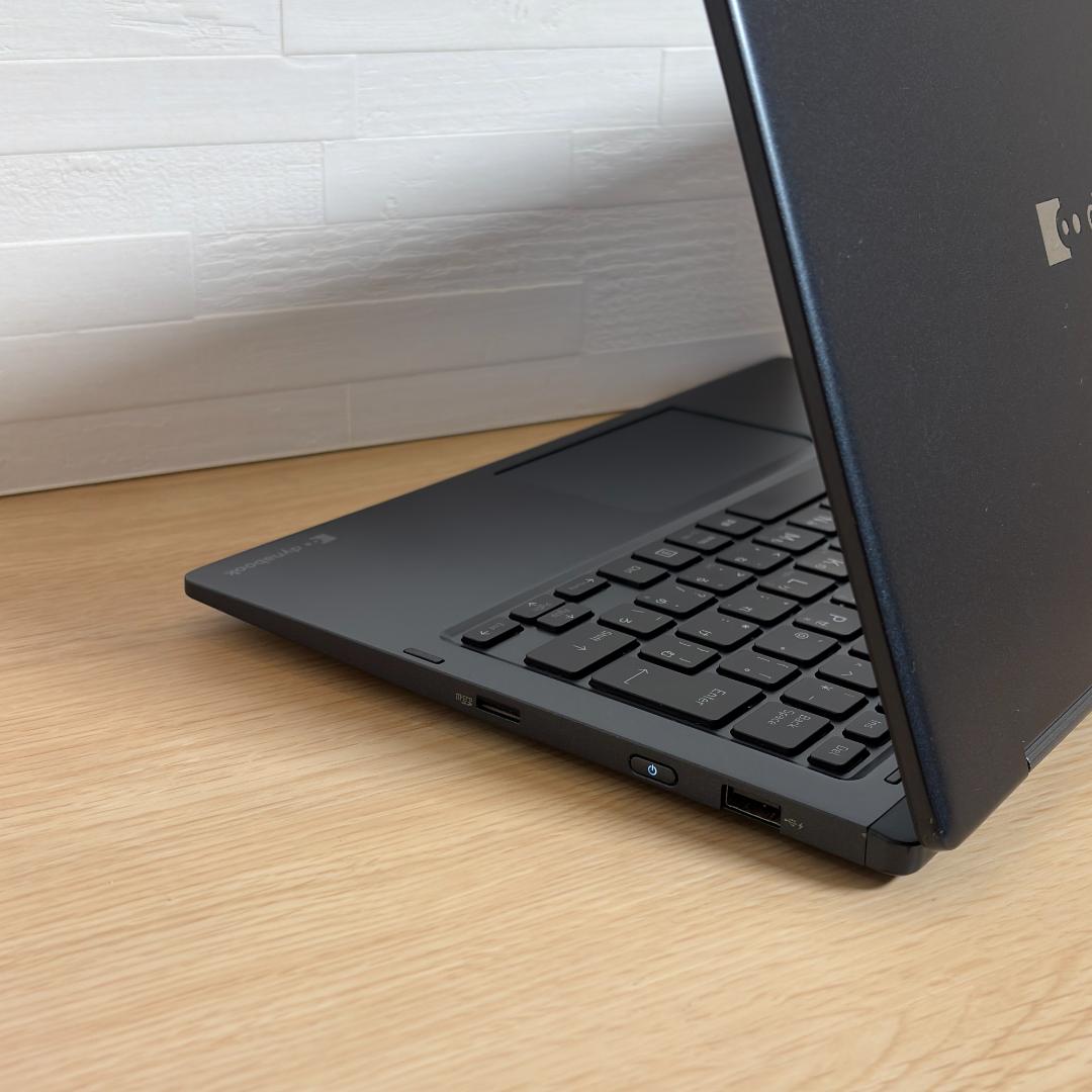 Dynabook　11世代i5　ノートパソコン　Windows11　超軽量　27