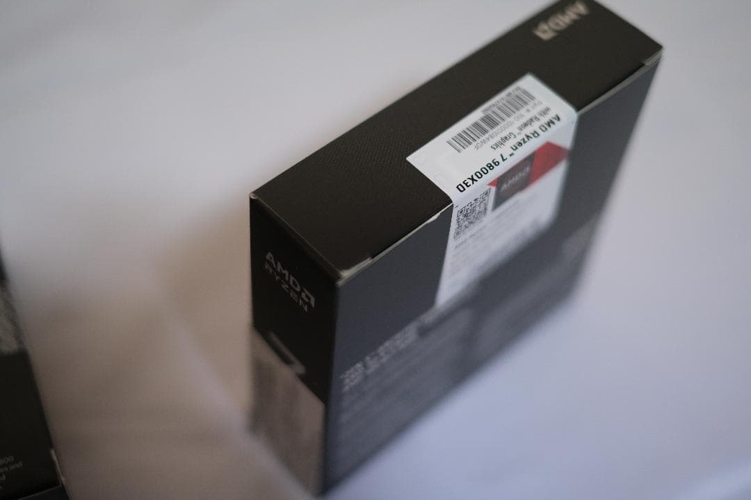 AMD CPU Ryzen 7 9800X3D 未使用未開封