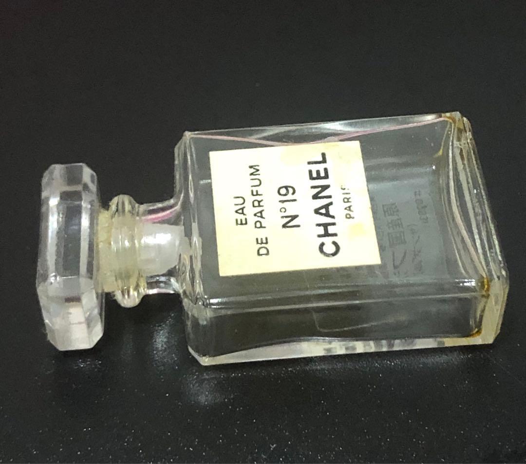 CHANEL 　レトロ　レア　希少　　　　シャネル N°19 ミニ空香水瓶