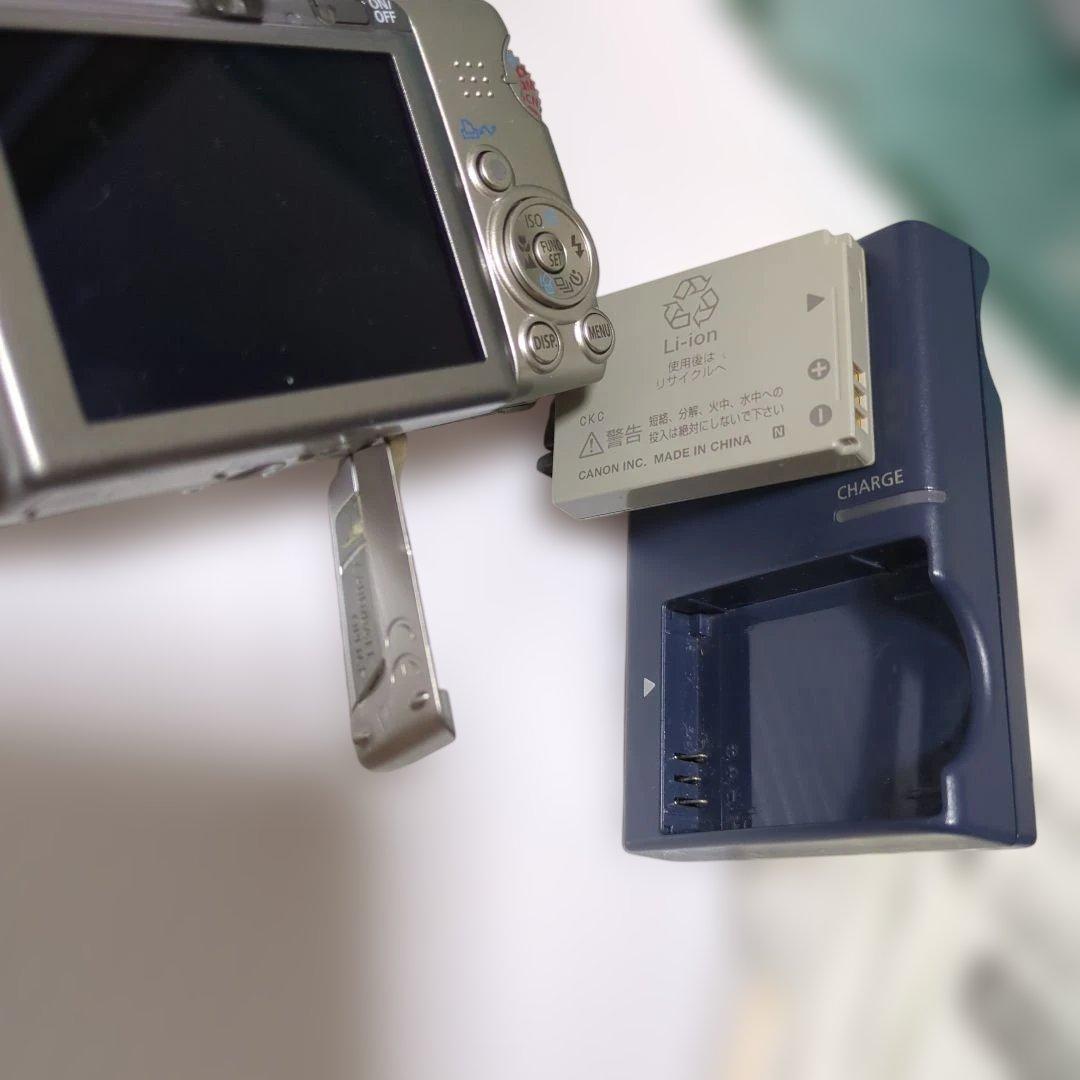 Canon digital IXY810is 充電確認済み・純正バッテリー付