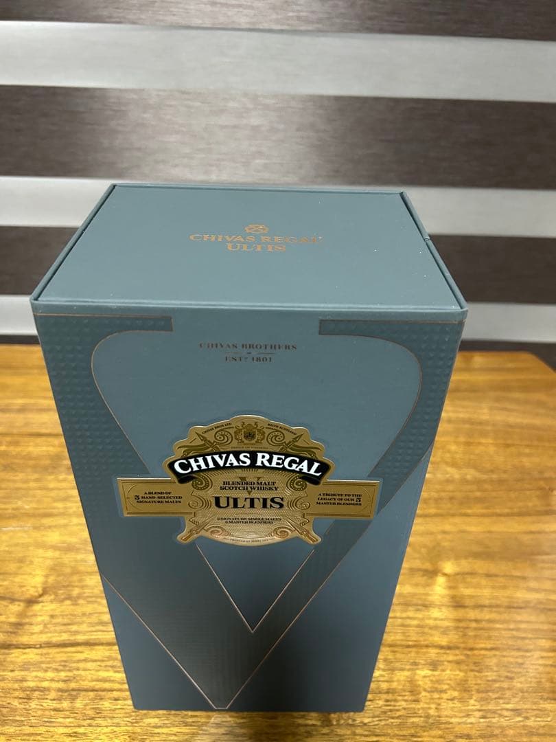 シーバスリーガル　CHIVAS REGAL 25年 & ULTIS 希少セット