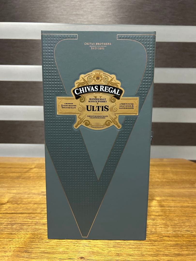 シーバスリーガル　CHIVAS REGAL 25年 & ULTIS 希少セット