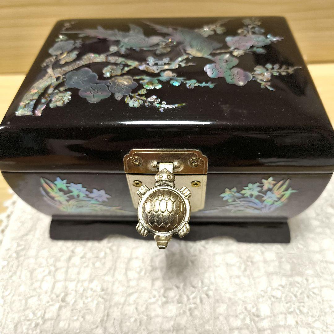 【韓国】伝統　螺鈿細工　貝殻装飾　漆器　オルゴール付き宝石箱　ジュエリーBOX